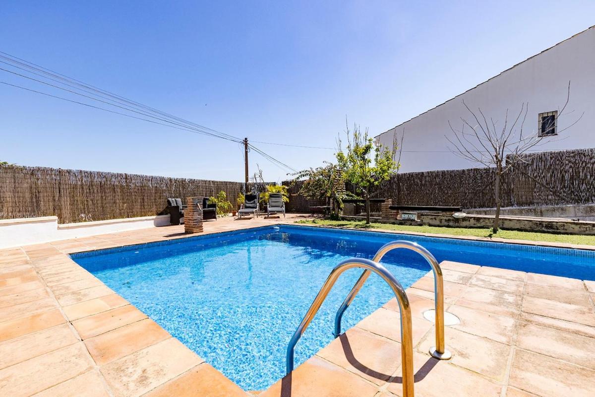 Authentic apartment with pool and sea view - 2