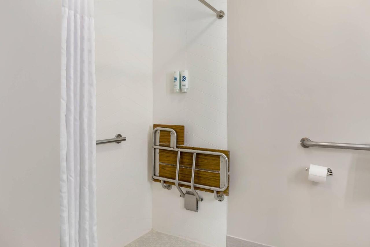 Comfort Inn & Suites photo 4
