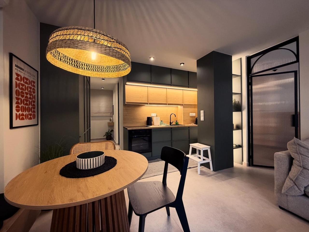 Central Luxury Sea View Apartment - 2