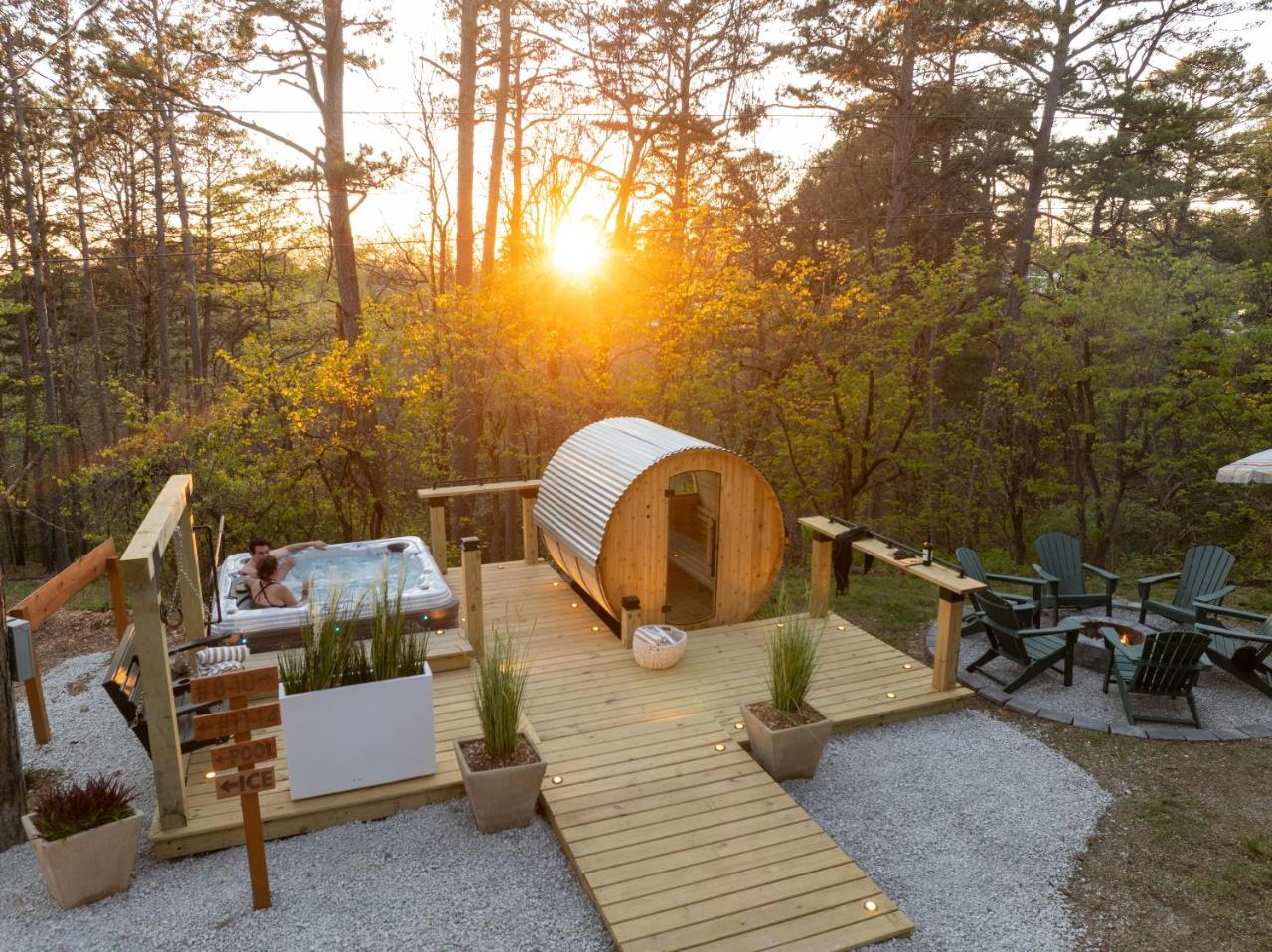 The Woodsman Lodge - 4
