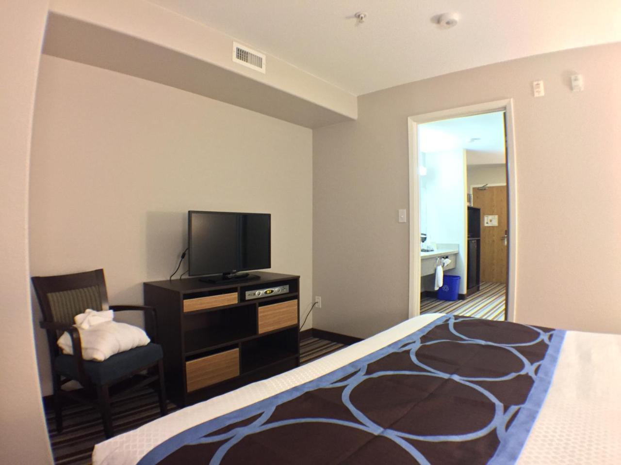 Super 8 by Wyndham Fort Frances photo 4