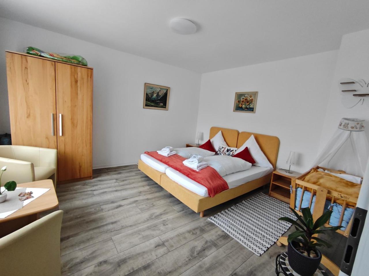 Piroska Pension - 3