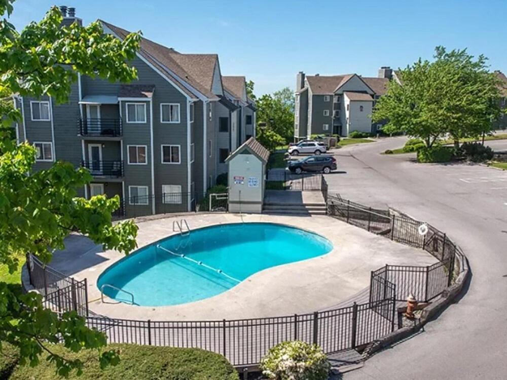Smoky Get Together 2BR condo pools wifi - 5