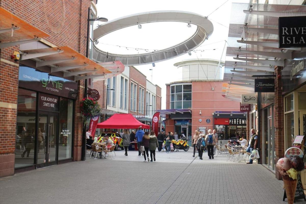 Station House - Platform 1 - 2 Bedrooms - Sleeps 3 - 3