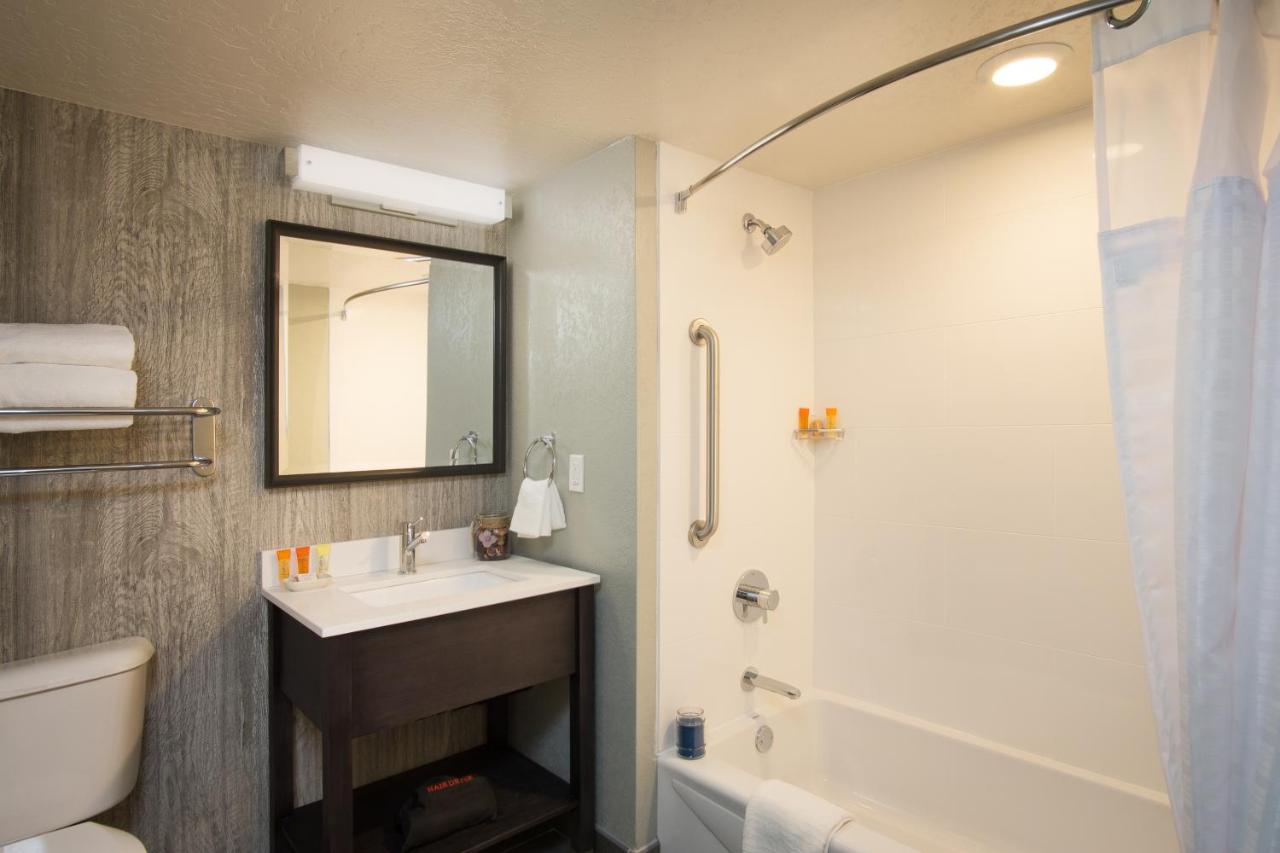 Hotel Azure - 3