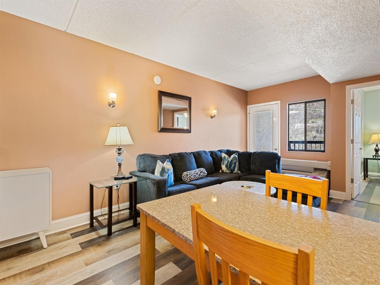 Walkable to Downtown Gatlinburg wPool Access - 2