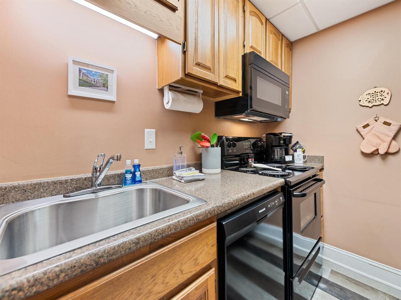 Walkable to Downtown Gatlinburg wPool Access - 6