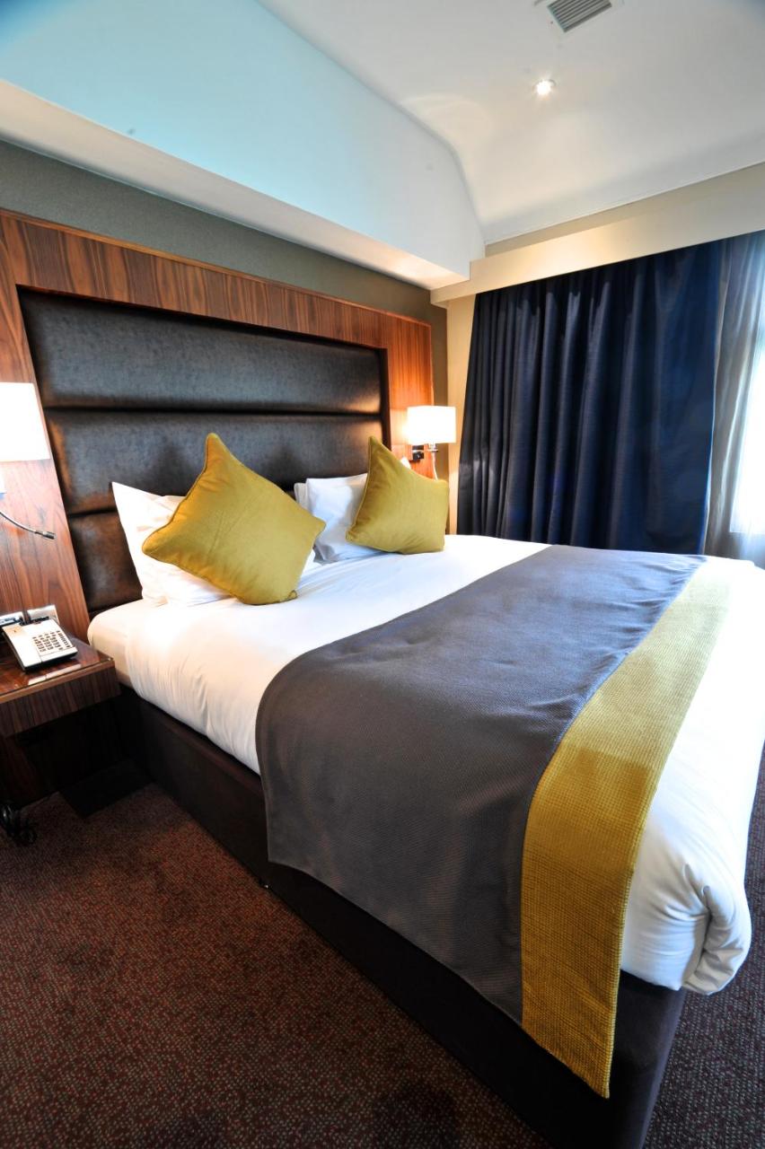 Frensham Pond Country House Hotel & Spa - 3