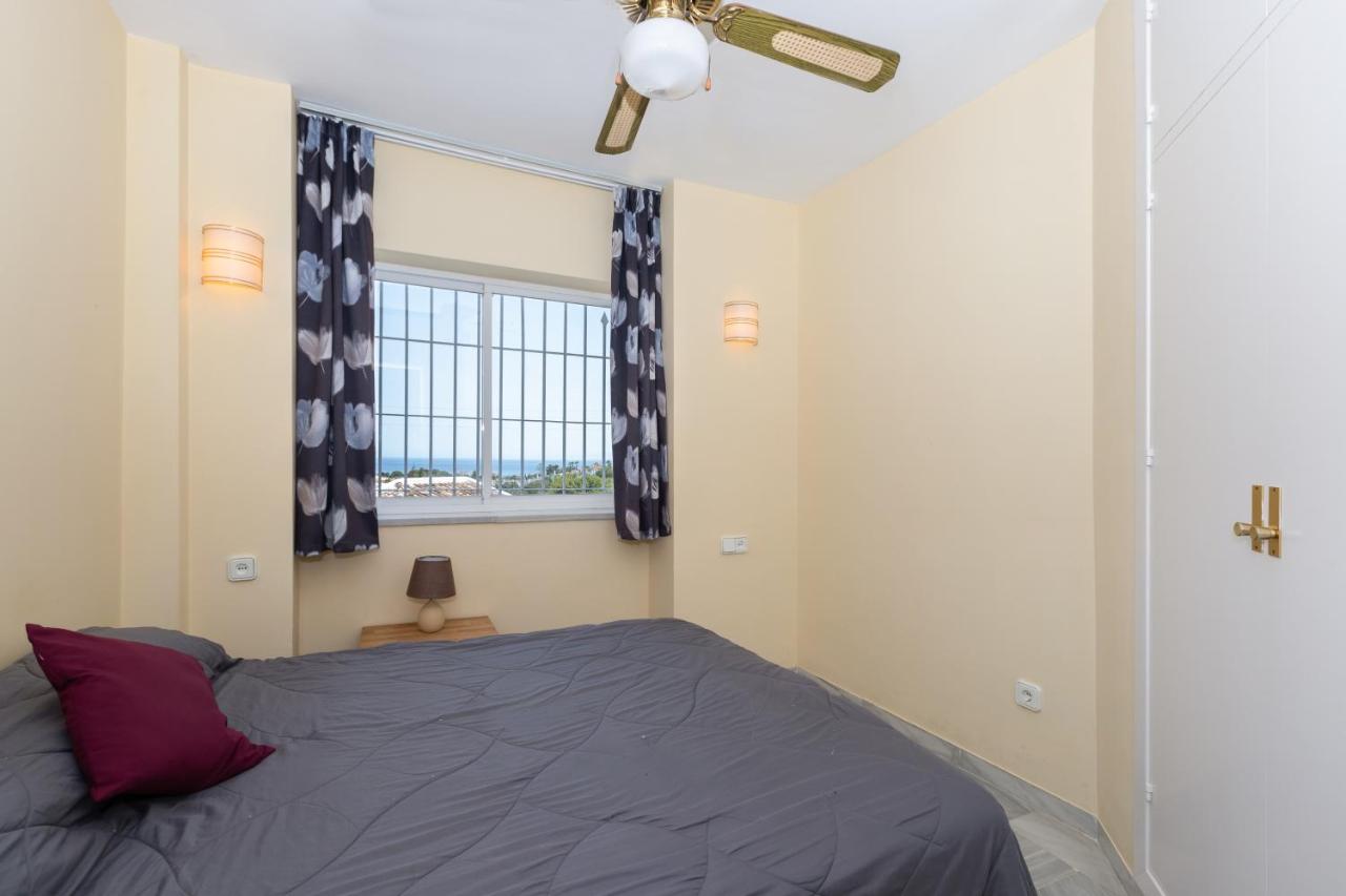 Lovely 2 bed apt overlooking golf - 6