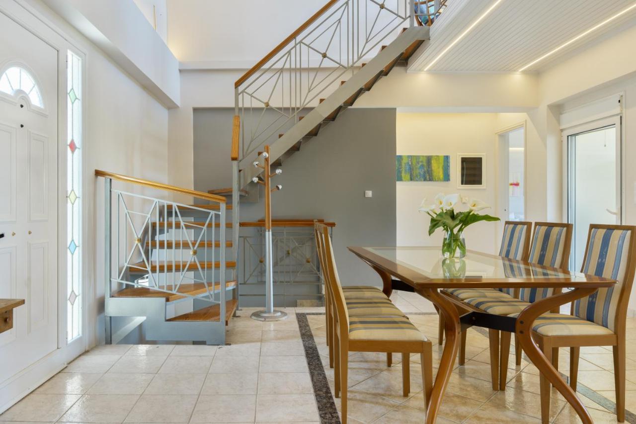 Beach Family Villa in Artemida - 4