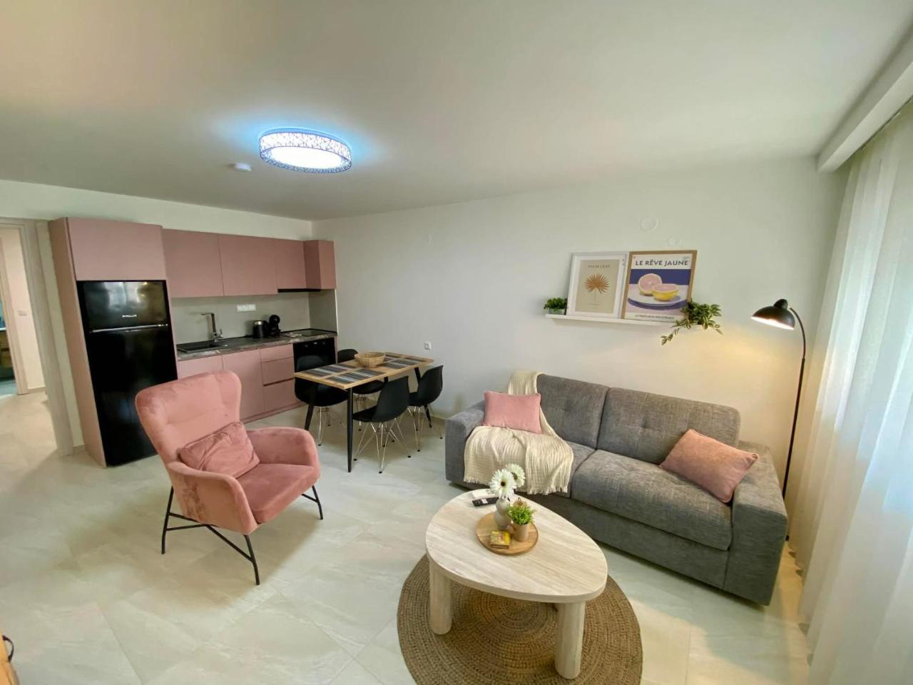 Nikol's central suite 1 - 2