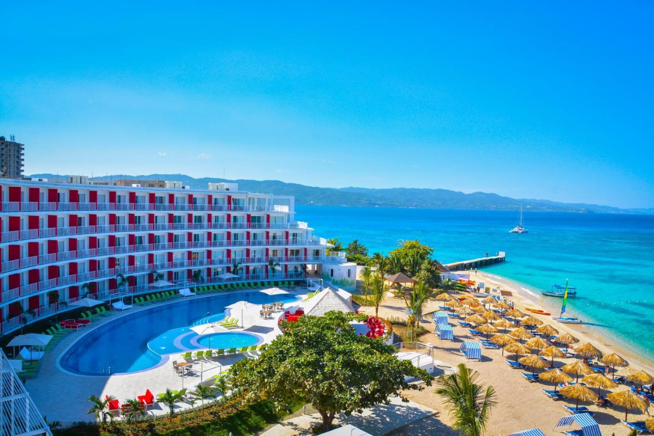 Foto - Grand Decameron Cornwall Beach, A Trademark All Inclusive Resort