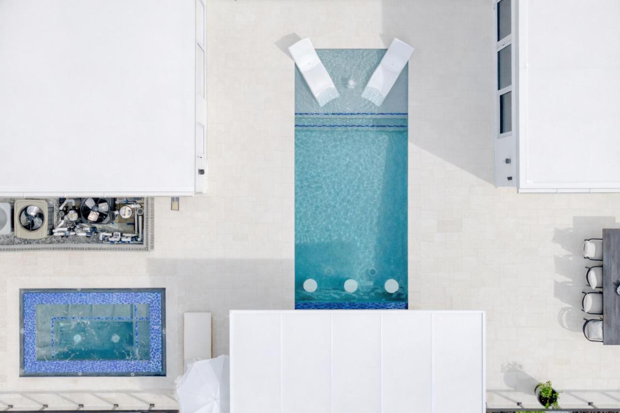Cozy Modern Villa - Heated Pool & Spa - BBQ - Water View - 3