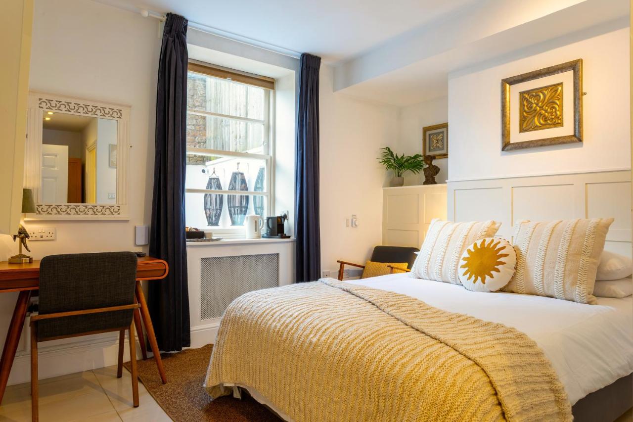 Ferndale Mews - 4