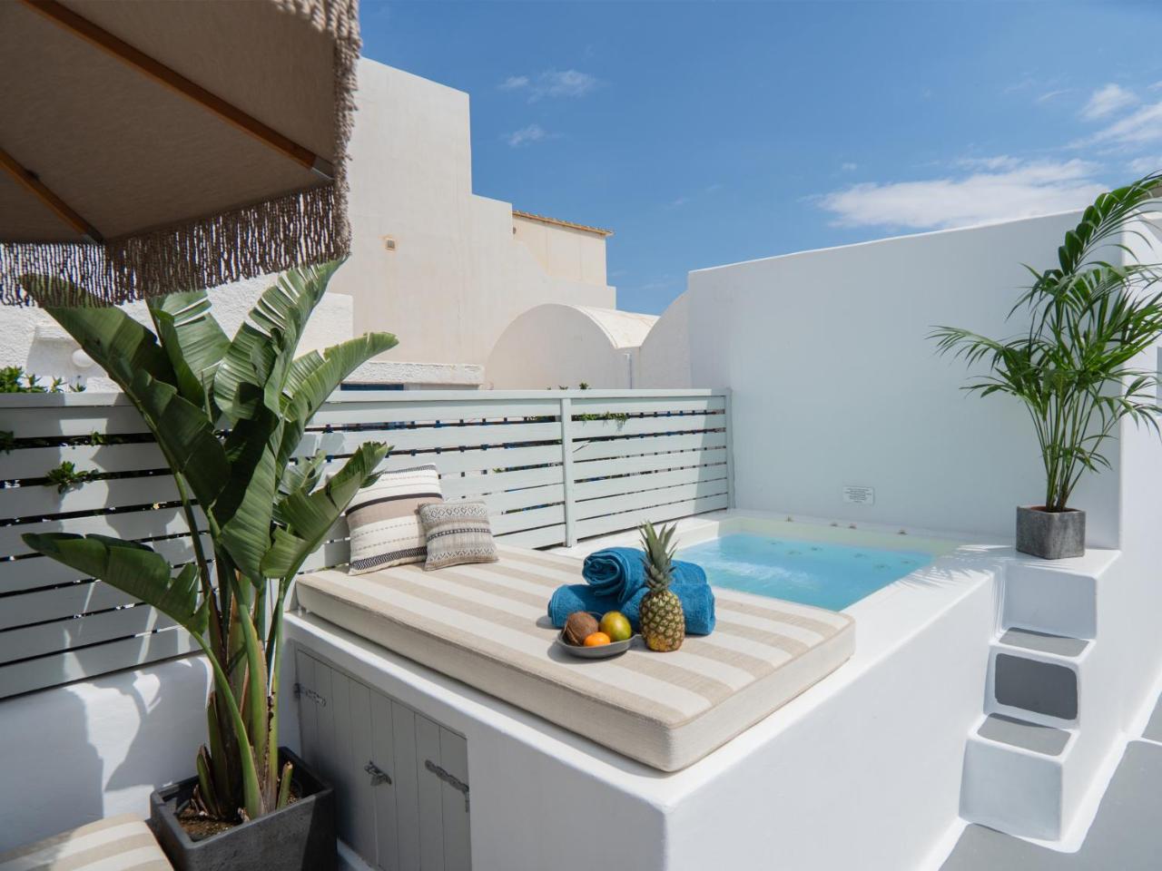 Santorinico Private Villas - 3