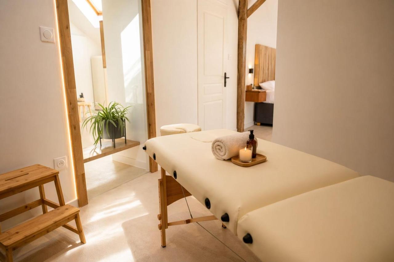 Sublime Loft avec Spa Privatif & Sauna, Hyper Centre, Parking facile - 4