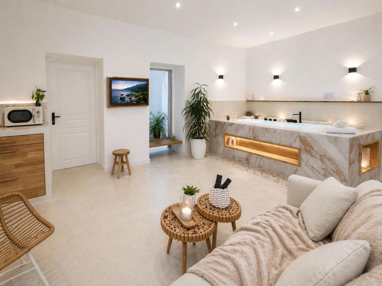 Sublime Loft avec Spa Privatif & Sauna, Hyper Centre, Parking facile - 3