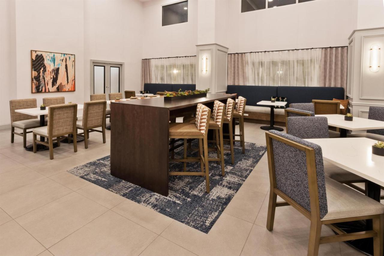 Hampton Inn & Suites Lanett - West Point photo 2
