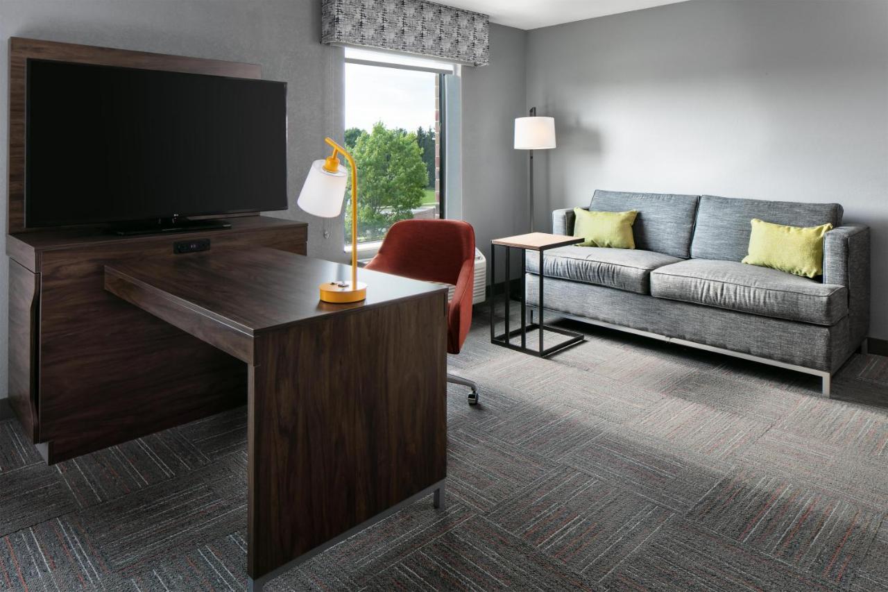 Hampton Inn & Suites West Bend photo 4