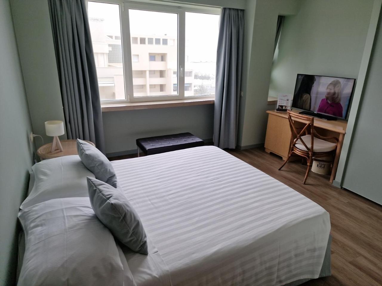 City Hotel - 3