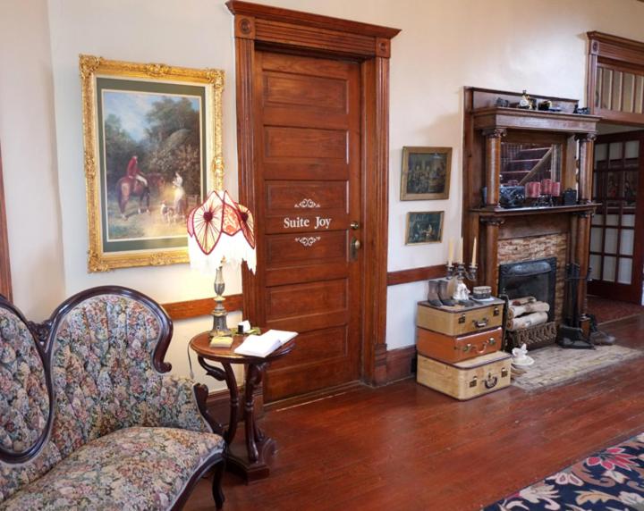 Grand Victorian Inn photo 3
