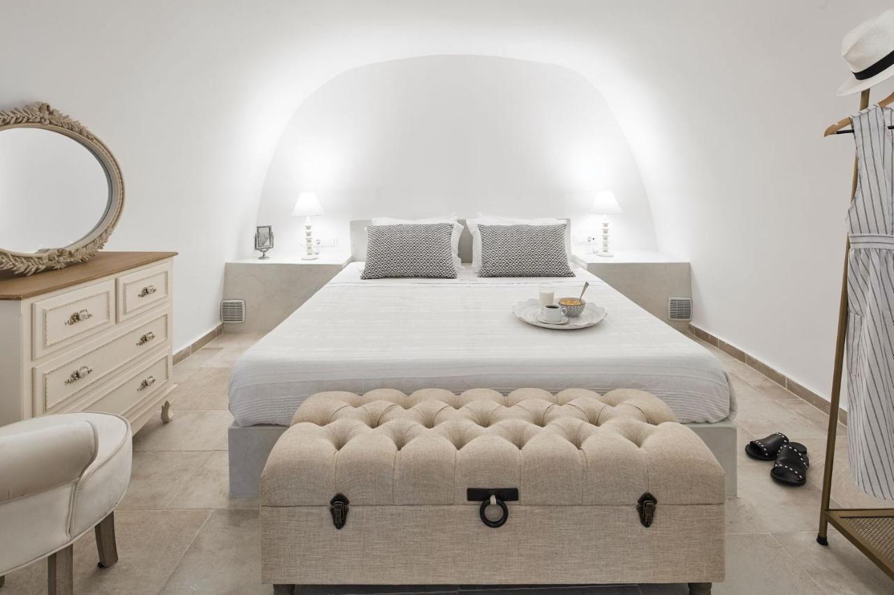 Elegant Santorini House 1 Bedroom Villa Caldera View-Outdoor Hot - 2