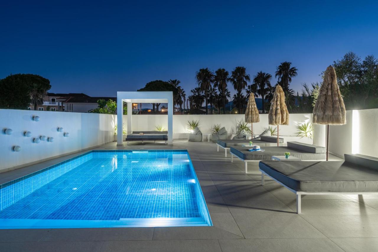 Moon Boutique Hotel - Ultra Luxury Suites with Pool, Perfect for Fun and Relaxation By Villa Mana Gers - 3