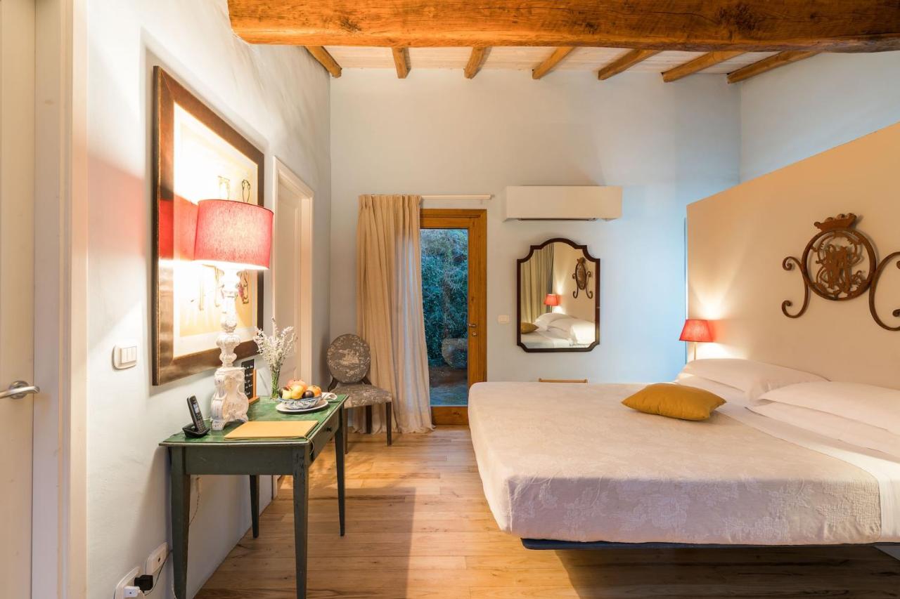 Photo - Monaci delle Terre Nere
