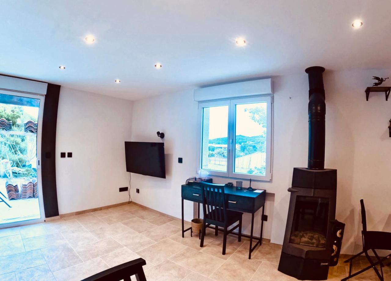 Studio neuf avec accès piscine, terrasse, parking - proche Marseille et aéroport - 4