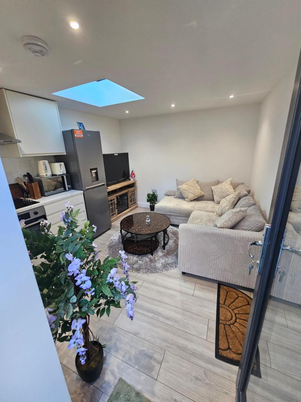 Bright luxurious Home - 6