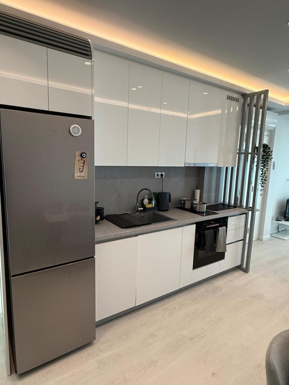 Sea View Luxury Apartment Beachfront 3BR - 6