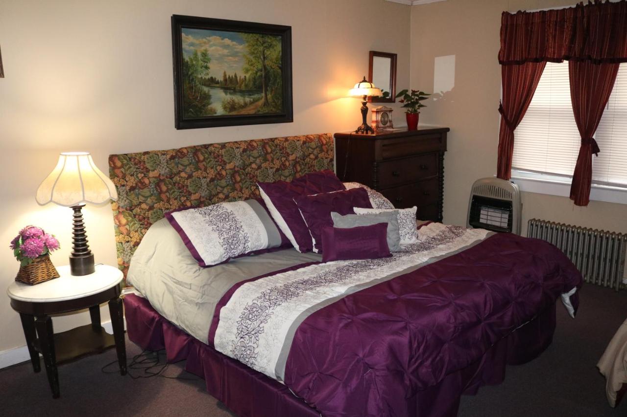 Colonial Inn photo 2