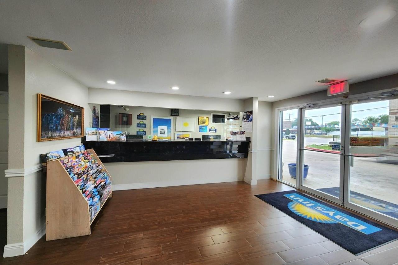 Photo - Days Inn By Wyndham San Antonio Southeast By At&t Center