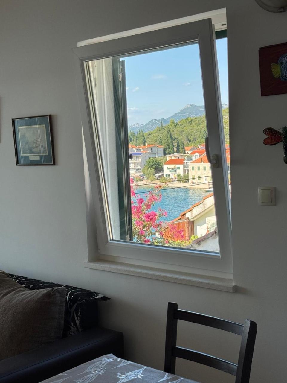 Beachside 2-Bed Bliss! - 5