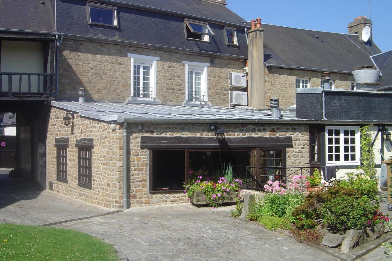 Logis Hôtel Restaurant de La Croix d'Or-Avranches photo 3