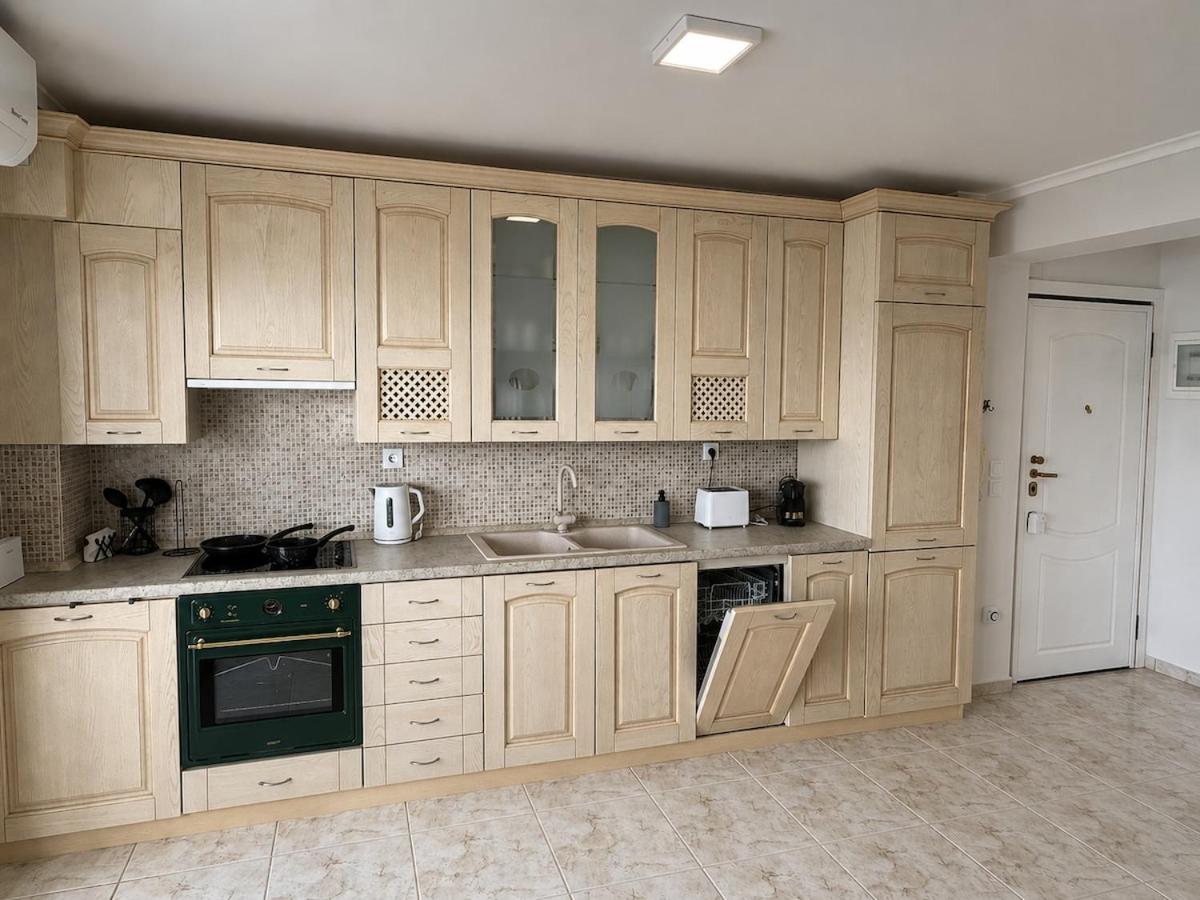 Sea View Luxury Apartment Beachfront 2BR - 4