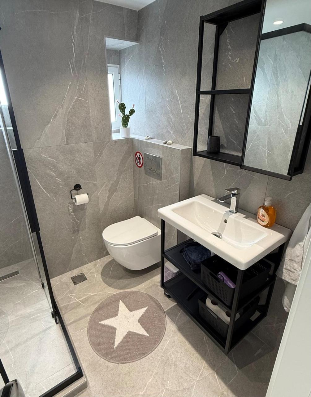 Sea View Luxury Apartment Beachfront 2BR - 6