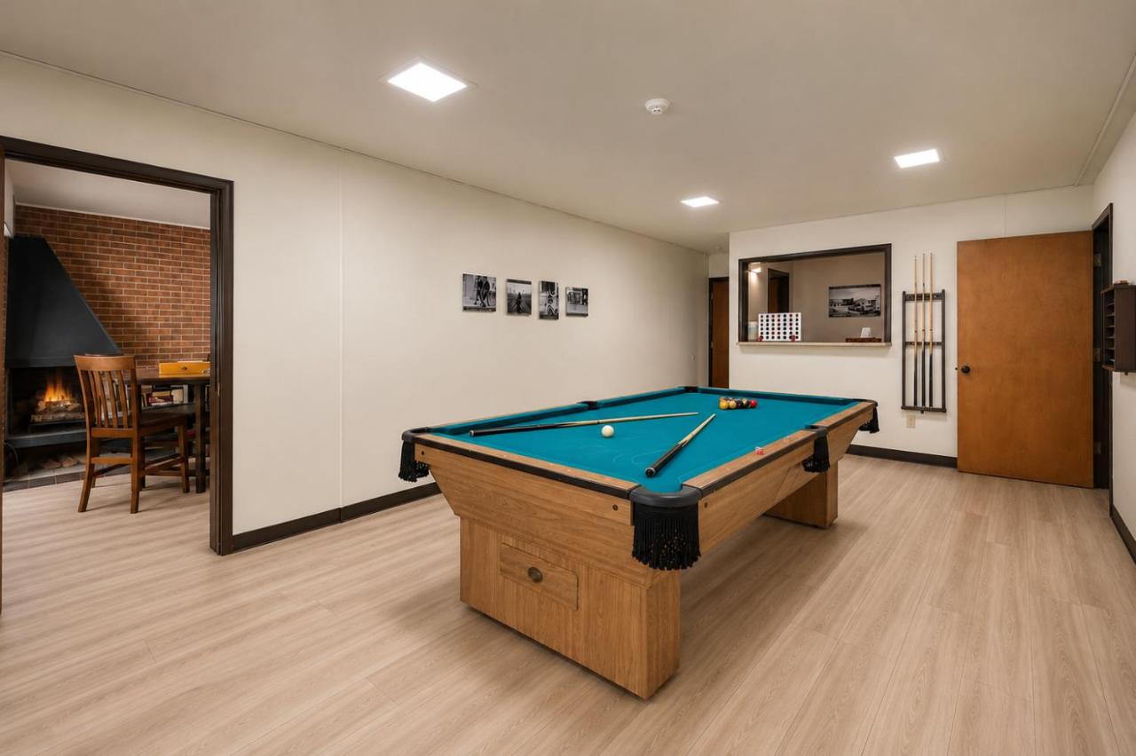 The Fox Den in Old Town! Pool, Sauna & Game Room - 4