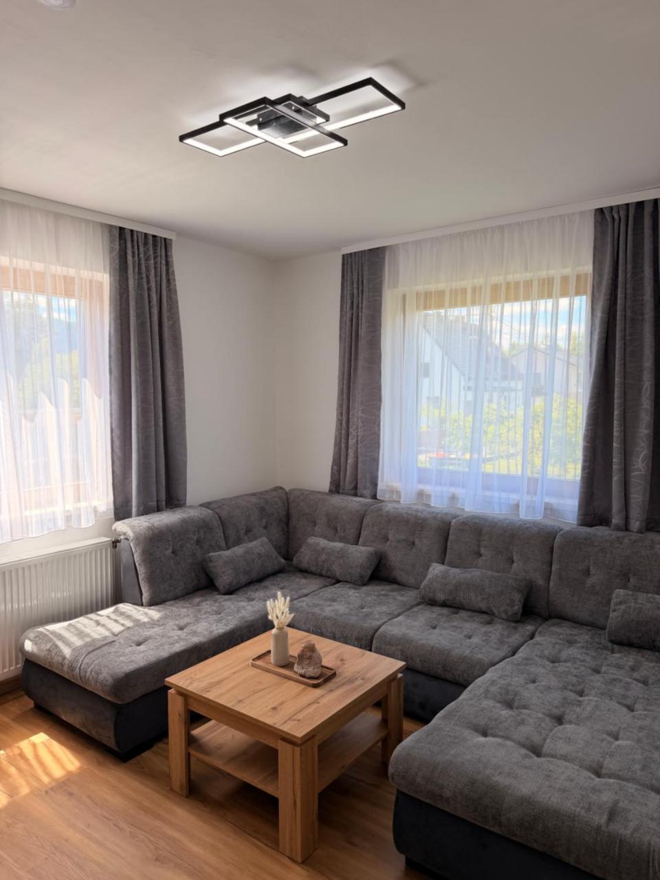 Premium Residence JR - Modern Design & Free Parking - 4