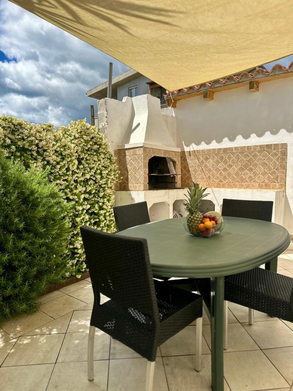 Giardino privato & BBQ Relax a La Caletta per 4 - 5