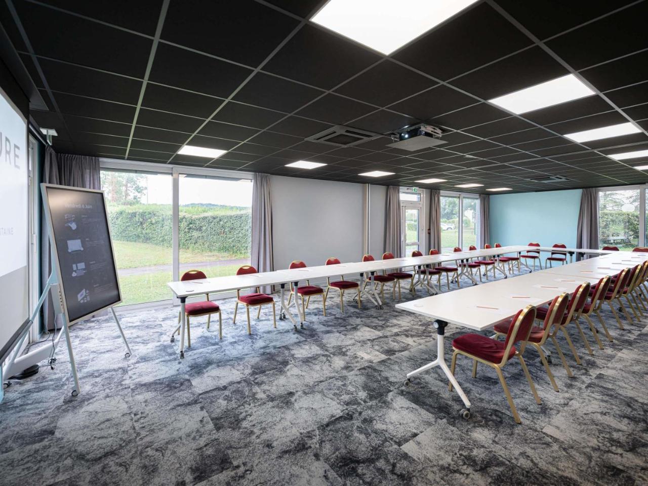 Hotel Mercure Lyon L Isle D Abeau photo 2