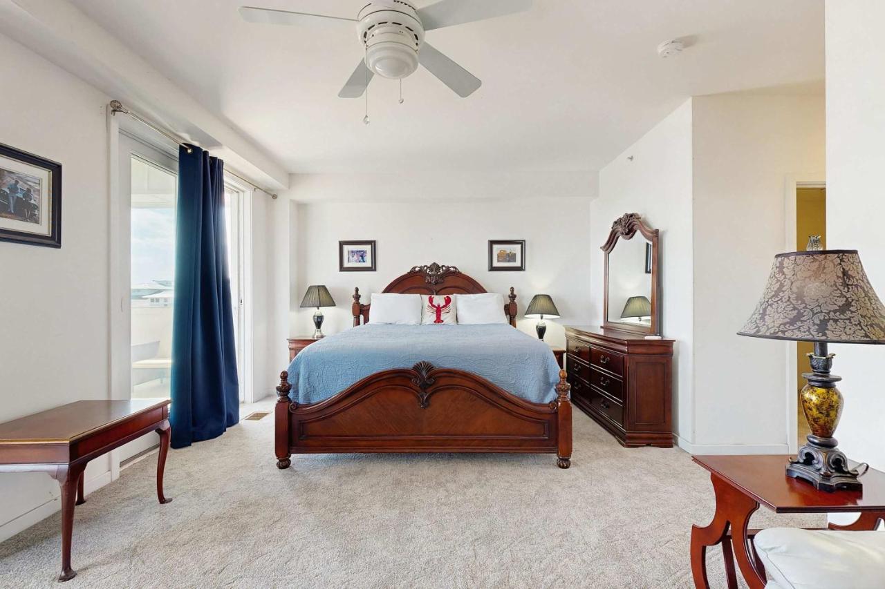 The Sanctuary - Penthouse Paradise 402A photo 2