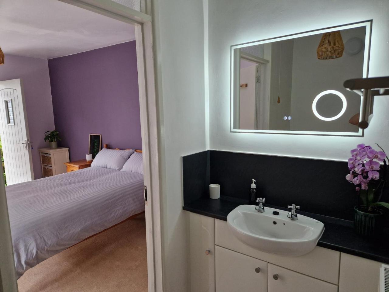 Glasbury Guest Room - between Brecon and Hay-on-Wye - 6