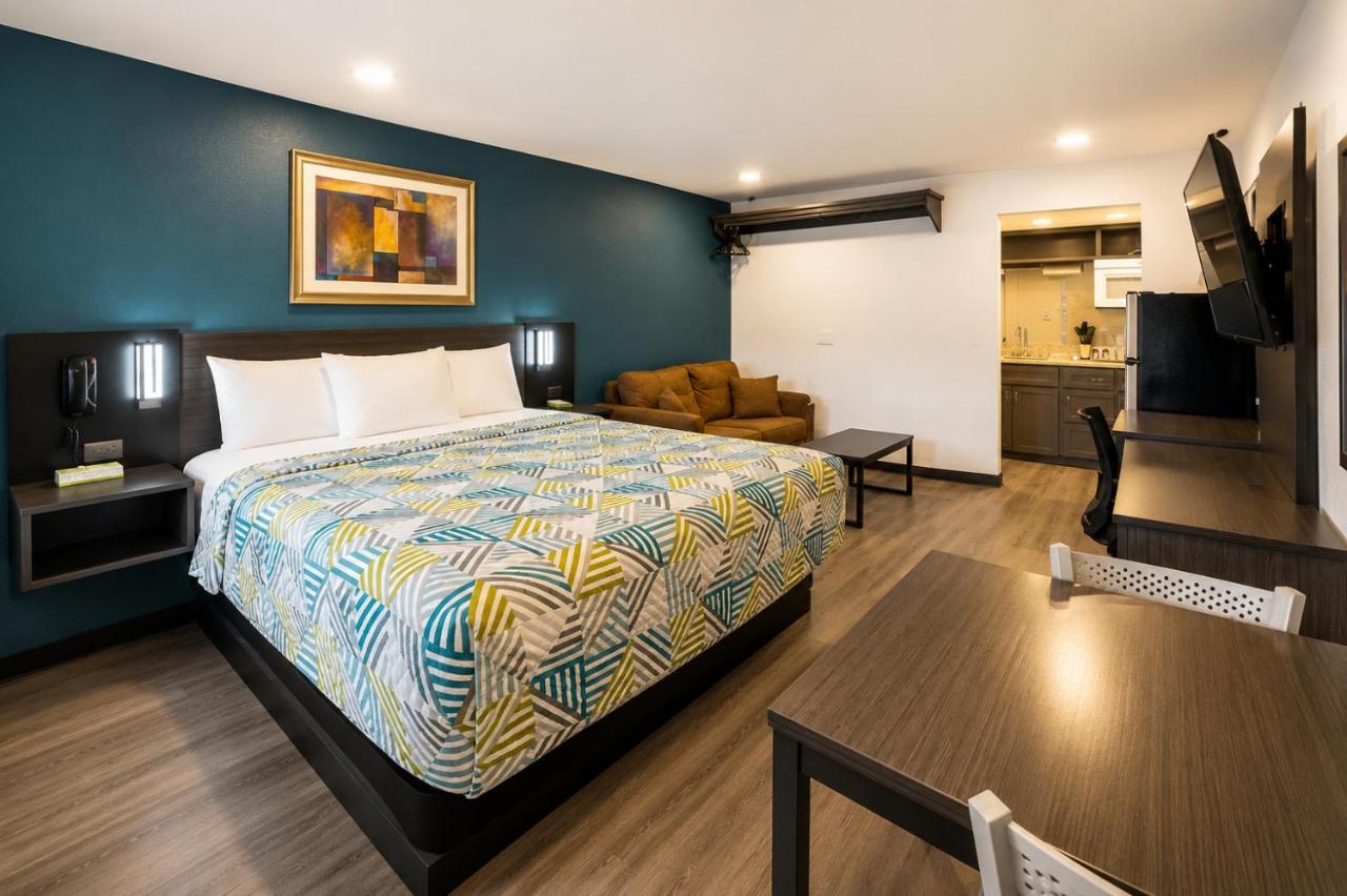 Town Place Studio Extended Stay Snyder, TX photo 4