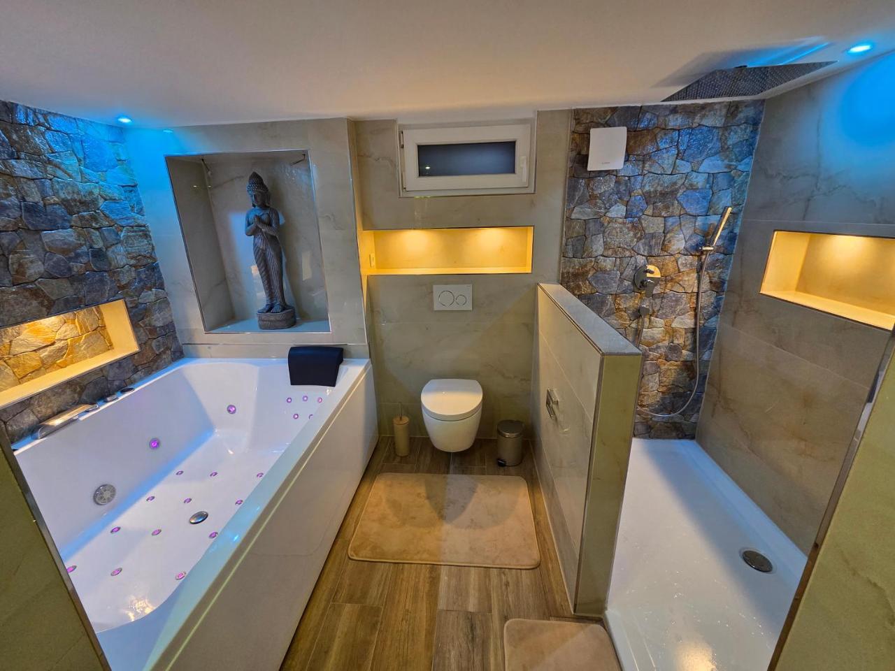 Exklusive Ferienwohnung nahe Phantasialand, Köln Messe & Bonn I Wellness zubuchbar - 3