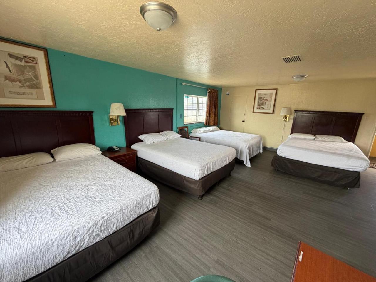 Encore Motel photo 4