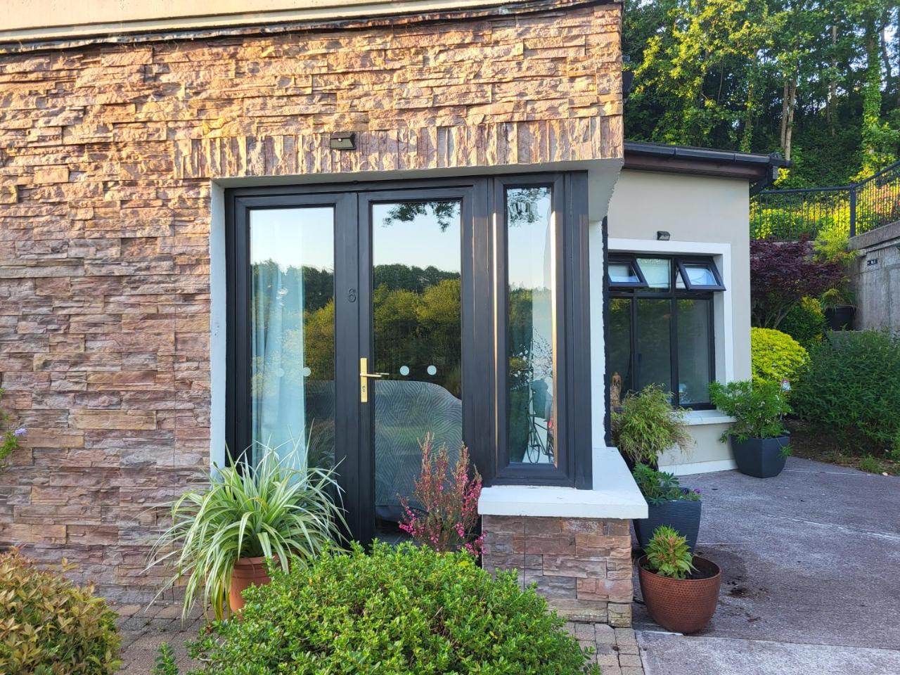 the ring of kerry riverside apartment - 5