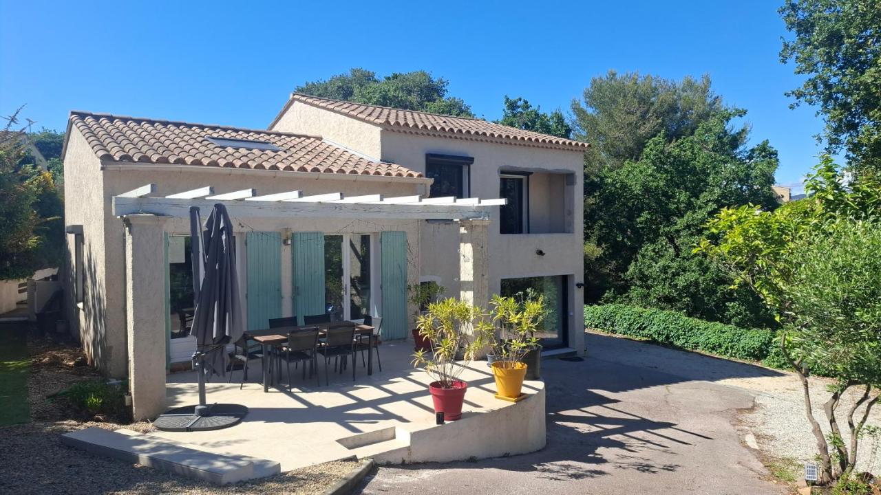VILLA au Calme avec Grande Piscine Privée, Jardin 700m2 & Parking - La Seyne-sur-Mer - 3