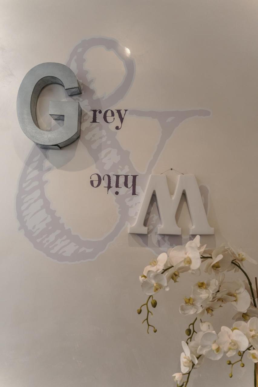 Foto - Grey&White