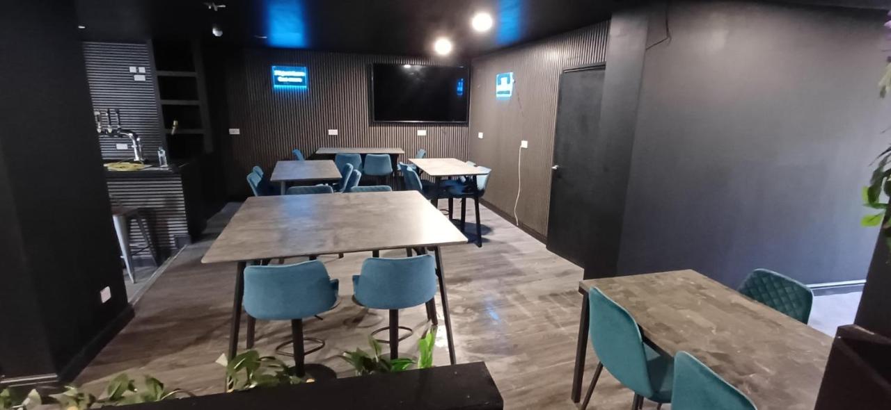The lane bar and boutique apartments - 4